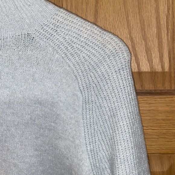 Banana Republic Sweater Women's Medium Merino Woolblend Light Blue - Picture 5 of 7